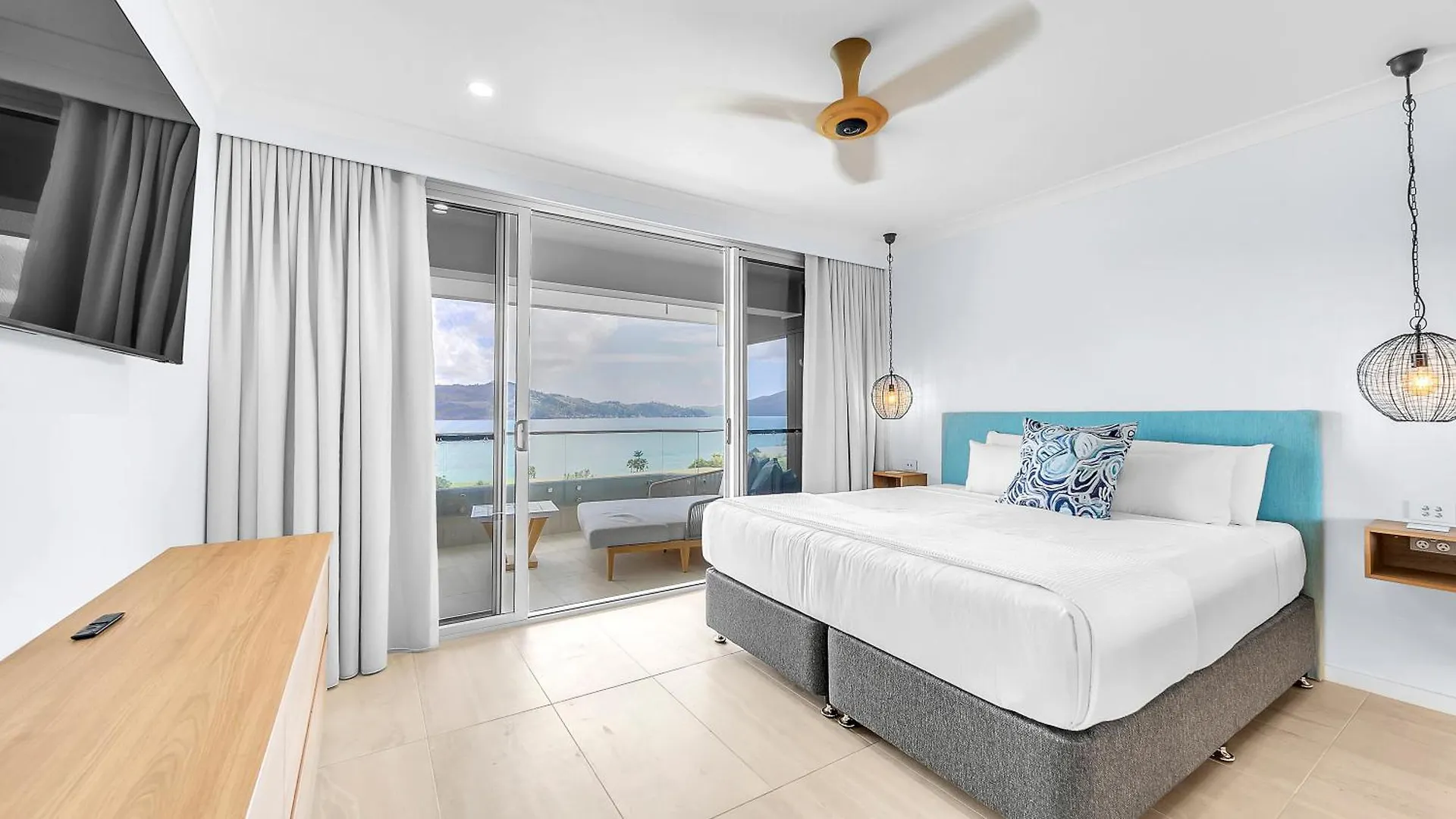 The Elite F208 By Hamorent On Hamilton Island 0*,