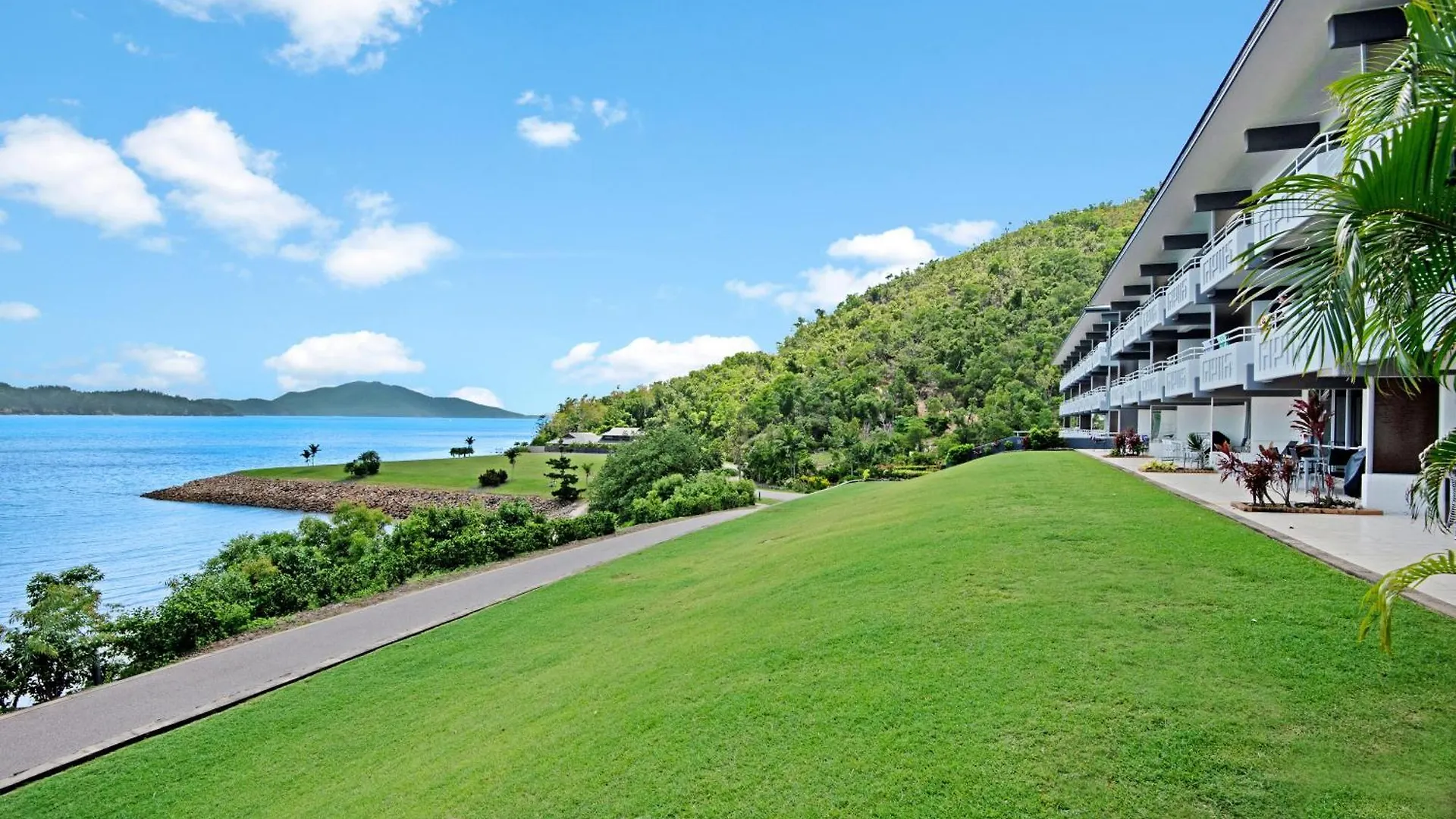 The Elite F208 By Hamorent On Hamilton Island 0*,  Australia